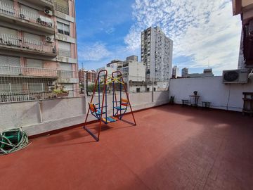 VENTA DEPARTAMENTO 3 AMBIENTES CON ESPECTACULAR TERRAZA PROPIA Y COCHERA EN RAMOS MEJIA