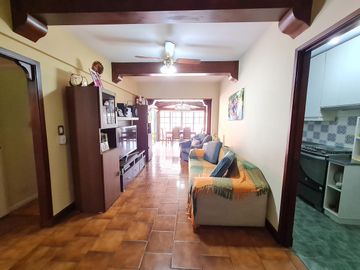 VENTA DEPARTAMENTO 3 AMBIENTES CON ESPECTACULAR TERRAZA PROPIA Y COCHERA EN RAMOS MEJIA