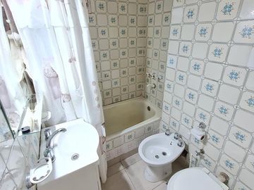 VENTA DEPARTAMENTO 3 AMBIENTES CON ESPECTACULAR TERRAZA PROPIA Y COCHERA EN RAMOS MEJIA