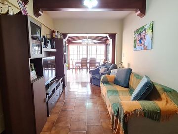 VENTA DEPARTAMENTO 3 AMBIENTES CON ESPECTACULAR TERRAZA PROPIA Y COCHERA EN RAMOS MEJIA