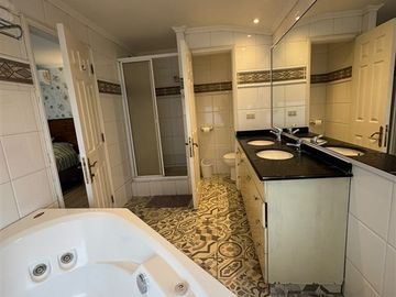 Casa en arriendo de 6 dorm. en Reñaca