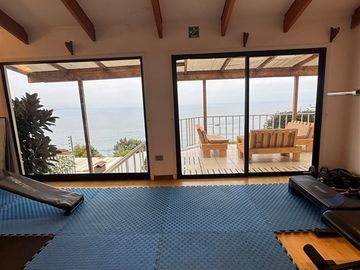 Casa en arriendo de 6 dorm. en Reñaca
