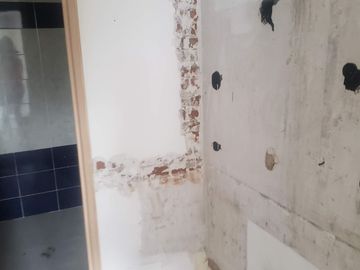 Sierra Vertientes, obra gris, enormes espacios