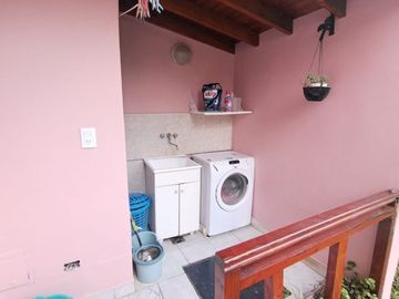 Casa con Departamento en venta en Haedo Chico