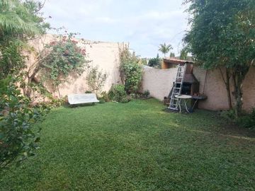 Casa con Departamento en venta en Haedo Chico
