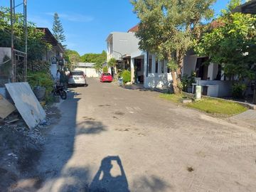 Disewakan Rumah FULL FURNISH Di Perumahan Royal Ketintang Regency