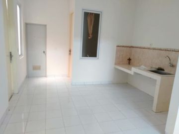 Dijual Rumah di The Icon Cluster Simplicity BSD Depan taman, Baru Selesai Renovasi
