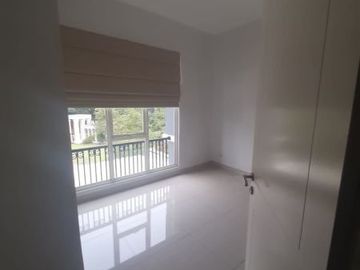 SEVILLA PARK BSD CITY RUMAH BARU BELUM PERNAH DIHUNI