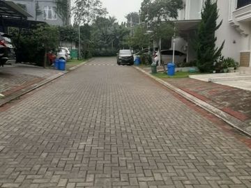 SEVILLA PARK BSD CITY RUMAH BARU BELUM PERNAH DIHUNI