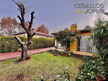 Casa en venta de 4 dorm. en Villa Alemana