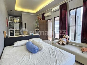 Rumah Furnished Hoek Icon BSD
