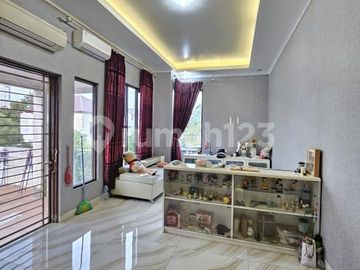 Rumah Furnished Hoek Icon BSD