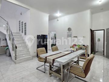 Rumah Furnished Hoek Icon BSD