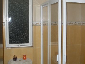 DEPARTAMENTO EN FRACCIONAMIENTO ARBOLADO, EN VENTA