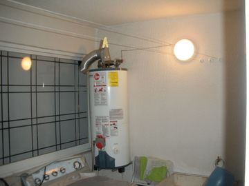 DEPARTAMENTO EN FRACCIONAMIENTO ARBOLADO, EN VENTA