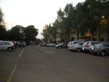 DEPARTAMENTO EN FRACCIONAMIENTO ARBOLADO, EN VENTA