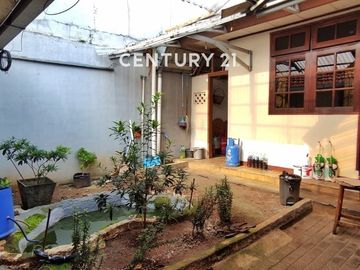 Prime Location Margonda Raya Rumah Luas 880m Cocok Untuk Usaha