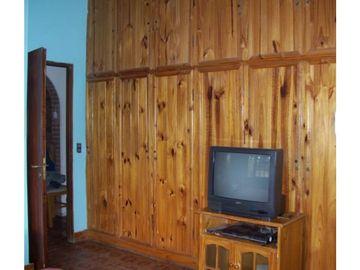 CASA CON LOTE MULTIFAMILIAR / DEL TRIDENTE AL 1700