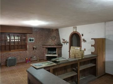 CASA CON LOTE MULTIFAMILIAR / DEL TRIDENTE AL 1700