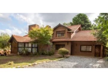 CASA CON LOTE MULTIFAMILIAR / DEL TRIDENTE AL 1700