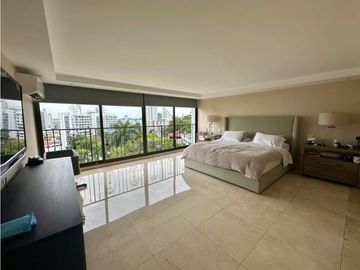 Venta de apartamento en la Cresta, Ph Alcazar