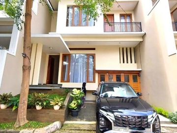 Rumah Cantik Siap Huni di Cirendeu 2 Lantai Dekat ke MRT Lebak Bulus