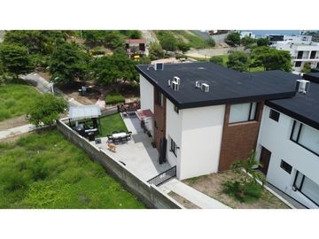 Exclusiva Casa de Playa, Amoblado. Urbanización Ciudad del Mar