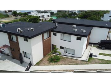 Exclusiva Casa de Playa, Amoblado. Urbanización Ciudad del Mar
