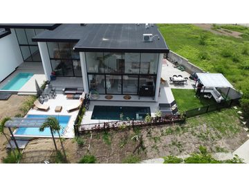 Exclusiva Casa de Playa, Amoblado. Urbanización Ciudad del Mar