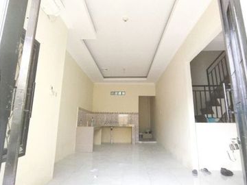 Rumah 2 lantai dekat jalan utama free biaya biaya rumah siap huni