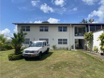 VENTA  CASA EN CLAYTON AMPLIA  569M2 CALLE PAPAYA