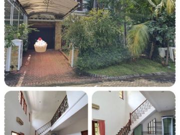 Rumah Classic di villa bukit regency pakuwon indah