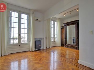 Basavilbaso y Av. Libertador - 3 amb en Venta - Edificio Histórico