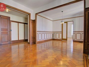 Basavilbaso y Av. Libertador - 3 amb en Venta - Edificio Histórico