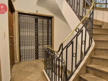 Basavilbaso y Av. Libertador - 3 amb en Venta - Edificio Histórico