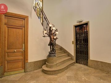 Basavilbaso y Av. Libertador - 3 amb en Venta - Edificio Histórico