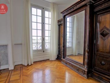 Basavilbaso y Av. Libertador - 3 amb en Venta - Edificio Histórico