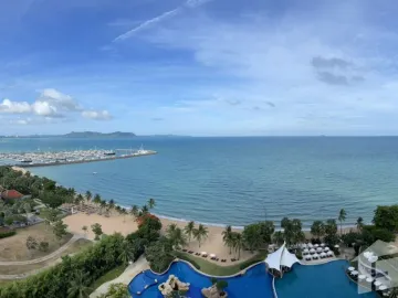Movenpick White Sand Beach Pattaya