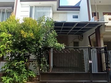 Rumah Puri Asri Pakuwon City, Furnish, Row 2 mobil