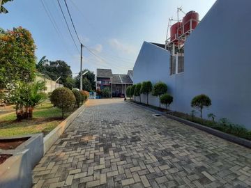 RUMAH BARU DALAM CLUSTER EKSKLUSIF DAN LINGKUNGAN NYAMAN PEKAYON JAYA