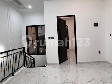 Dijual Brand New Modern House Open Space Design Nusa Loka BSD