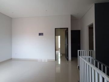 DIJUAL RUMAH 2 LT SIAP HUNI DLM CLUSTER DI CINERE