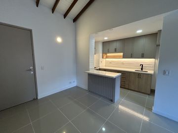 apartamento en arriendo en loma del esmeraldal. Cod A9434073