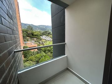 apartamento en arriendo en loma del esmeraldal. Cod A9434073