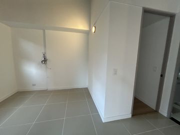 apartamento en arriendo en loma del esmeraldal. Cod A9434073