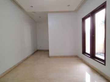 Town House di Cilandak Best Unit Kondisi Unfurnished HSE-A0423
