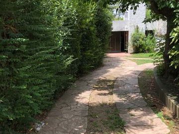 Casa en venta en Barrio Sarmiento