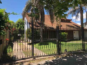 Casa en venta en Barrio Sarmiento