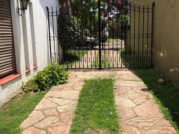 Casa en venta en Barrio Sarmiento