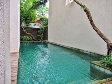 Disewakan Modern Town House di Cilandak dengan Kolam Renang dan Kondisi Unfurnished HSE-A0085